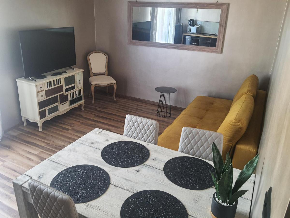 Appartamento Apartament Nad Fontanna Malbork Esterno foto